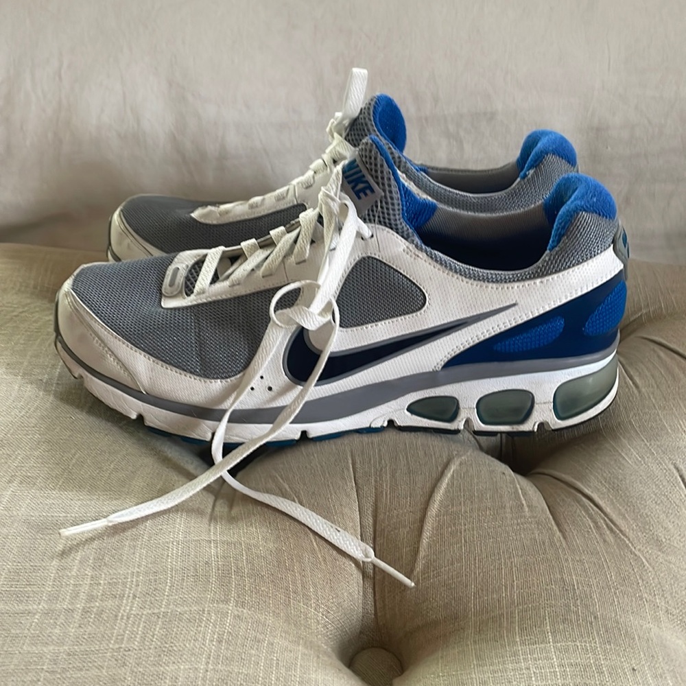 Men’s Air Max size 10.5
